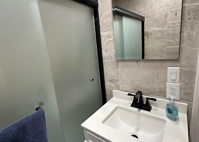 2br Gem: Modern Comfort & Style Apartment Cheyenne